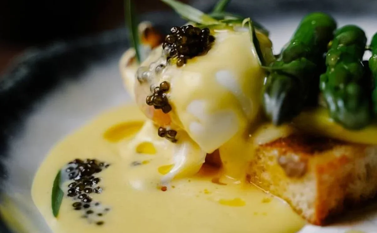 Кешкі көйлек порно Беркованың солосын онлайн көріңіз